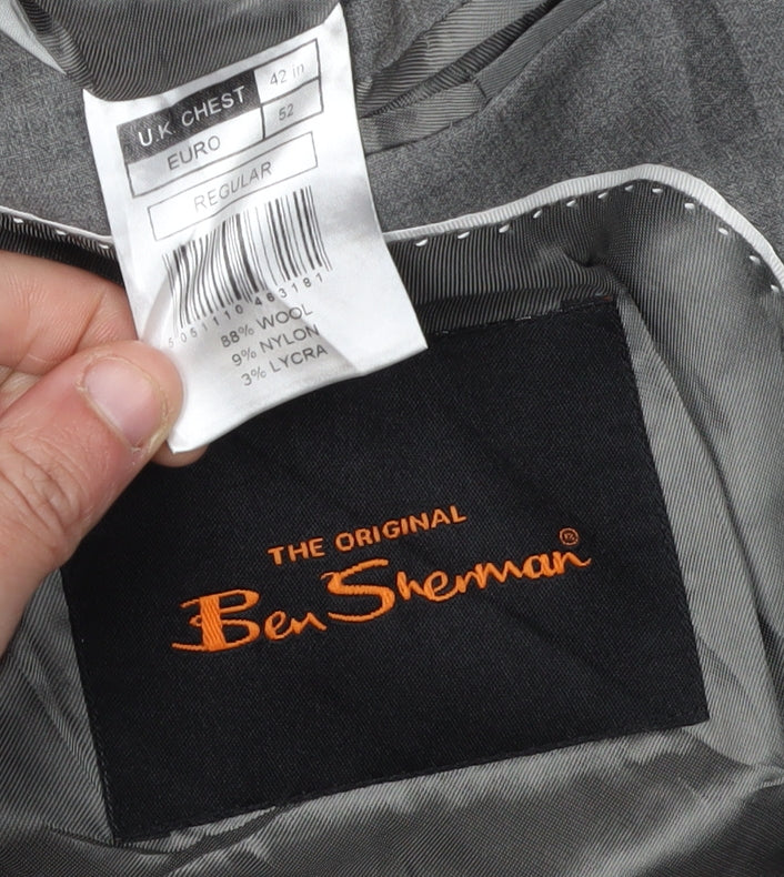 Ben Sherman Men's Suit Jacket, size 42 Chest.