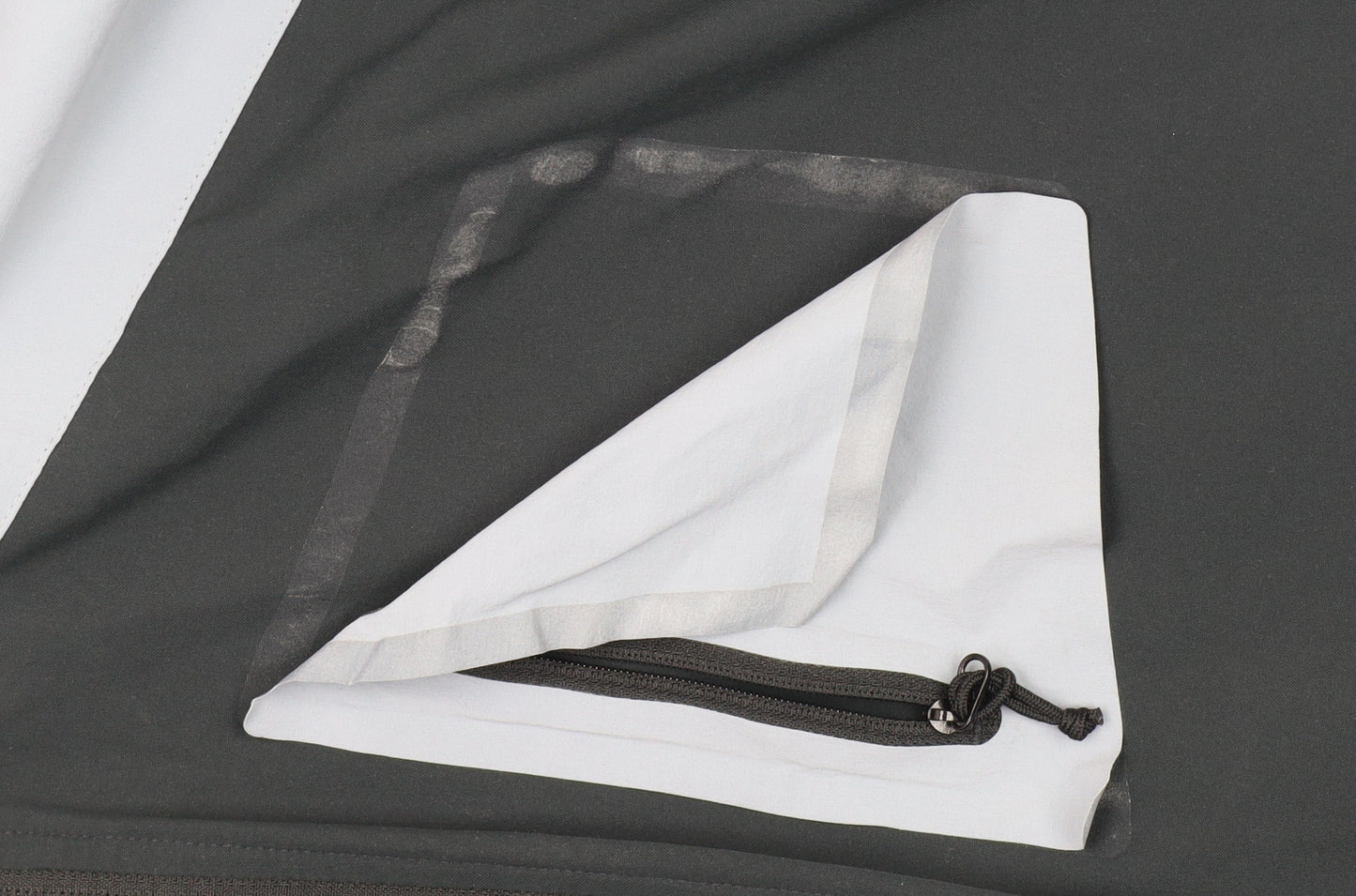 Berghaus Men's XXL Black Windbreaker Jacket