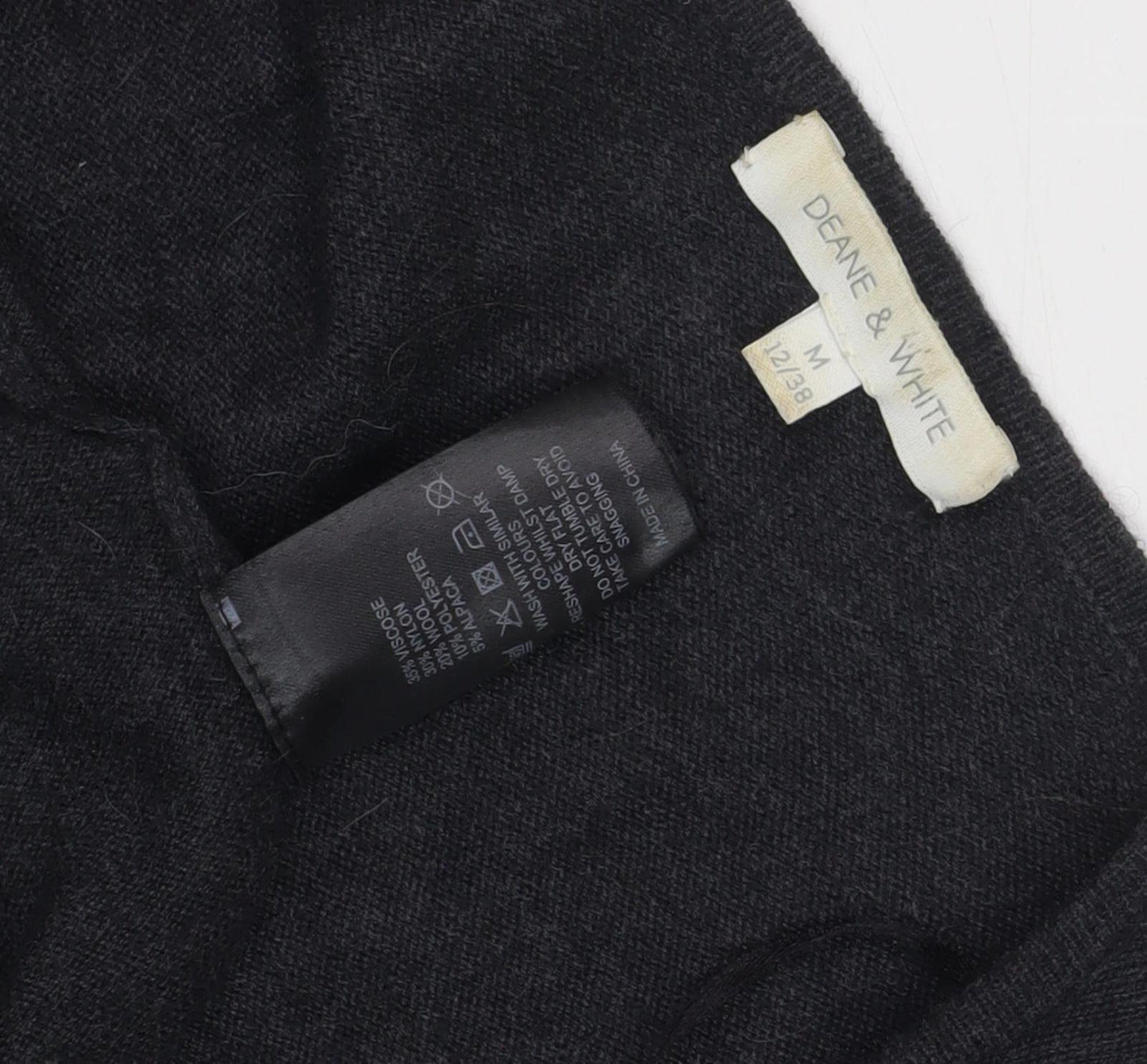 Deane & White Women's Black Sleeveless Vest M