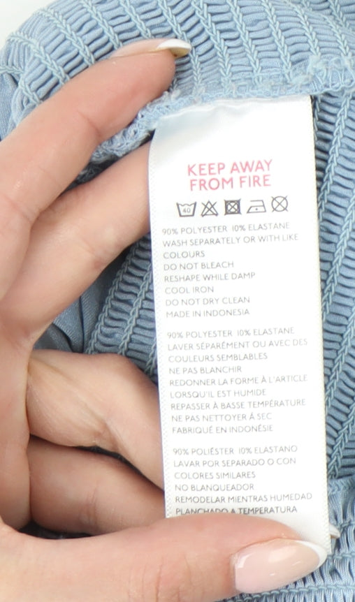 Urban Outfitters Women's Blue Cropped Blouse M Short Sleeve