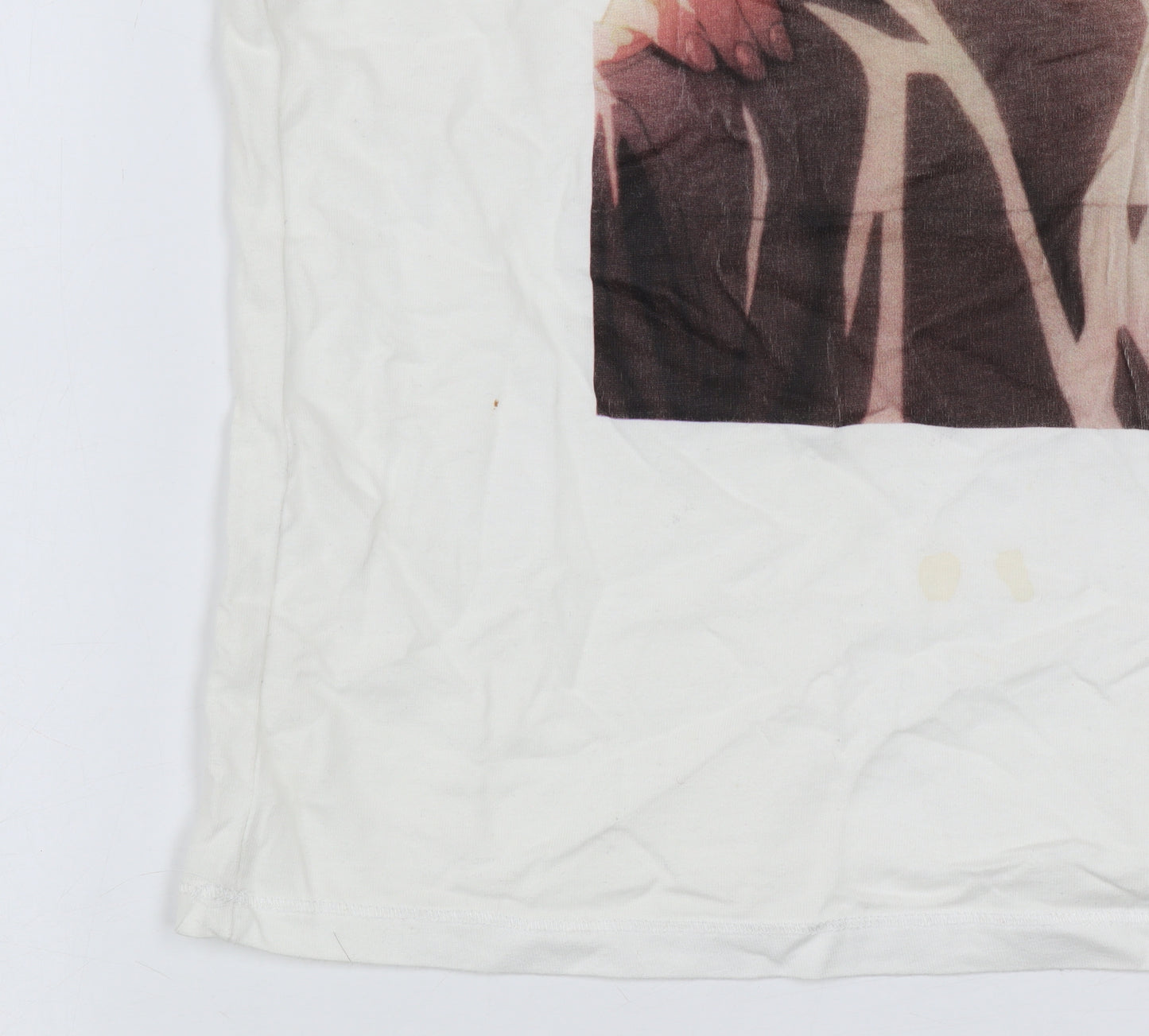 Bershka Men’s White Chainsaw Man Anime Graphic T-Shirt XS