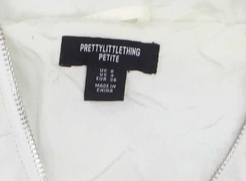 PrettyLittleThing Women’s Petite White Cropped Puffer Jacket UK 2