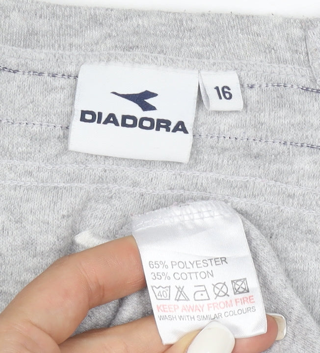 Diadora Womens Grey V-Neck Short Sleeve T-Shirt Size 16