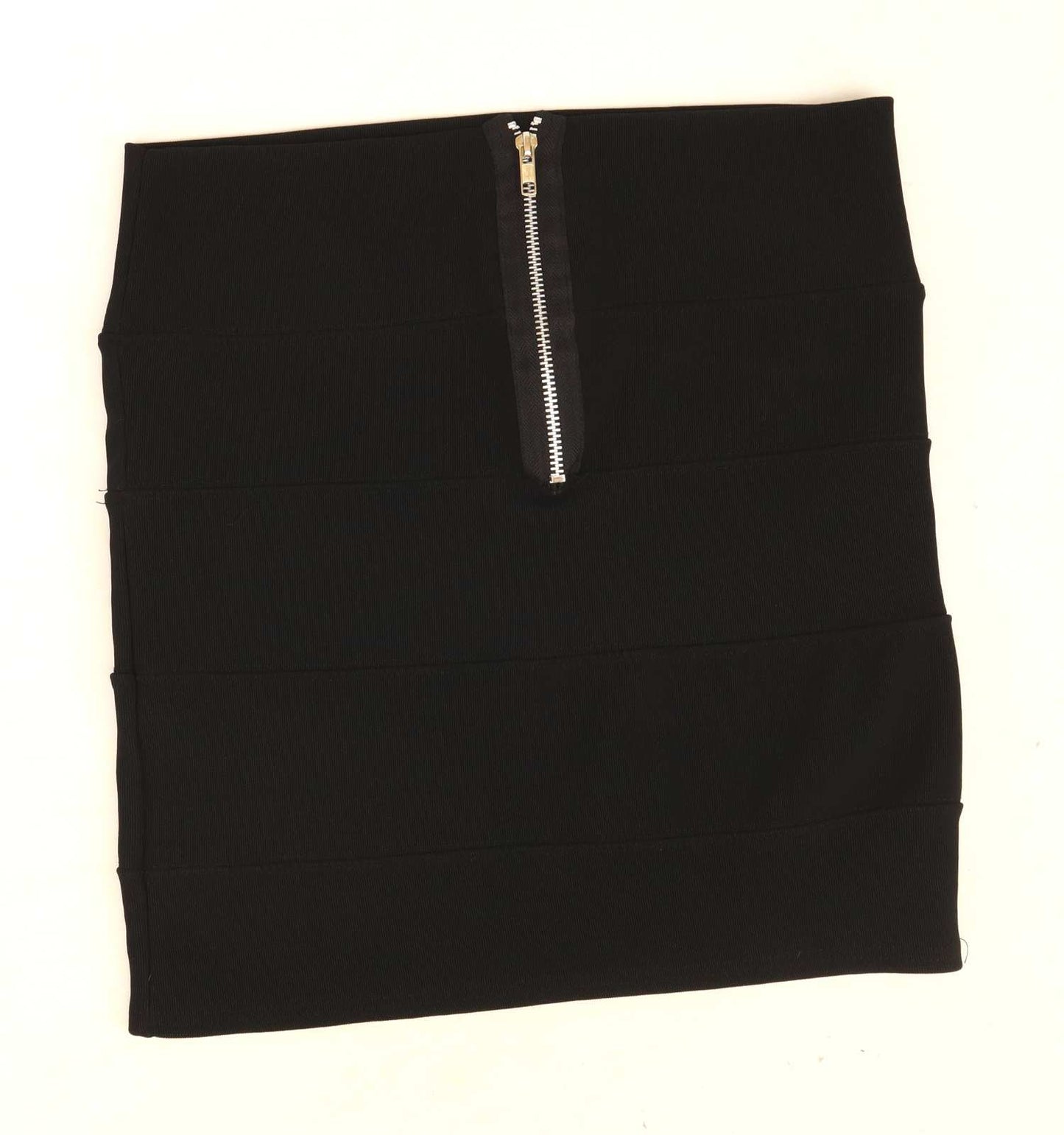 Preworn Womens Size 12 Black Skirt (Regular)