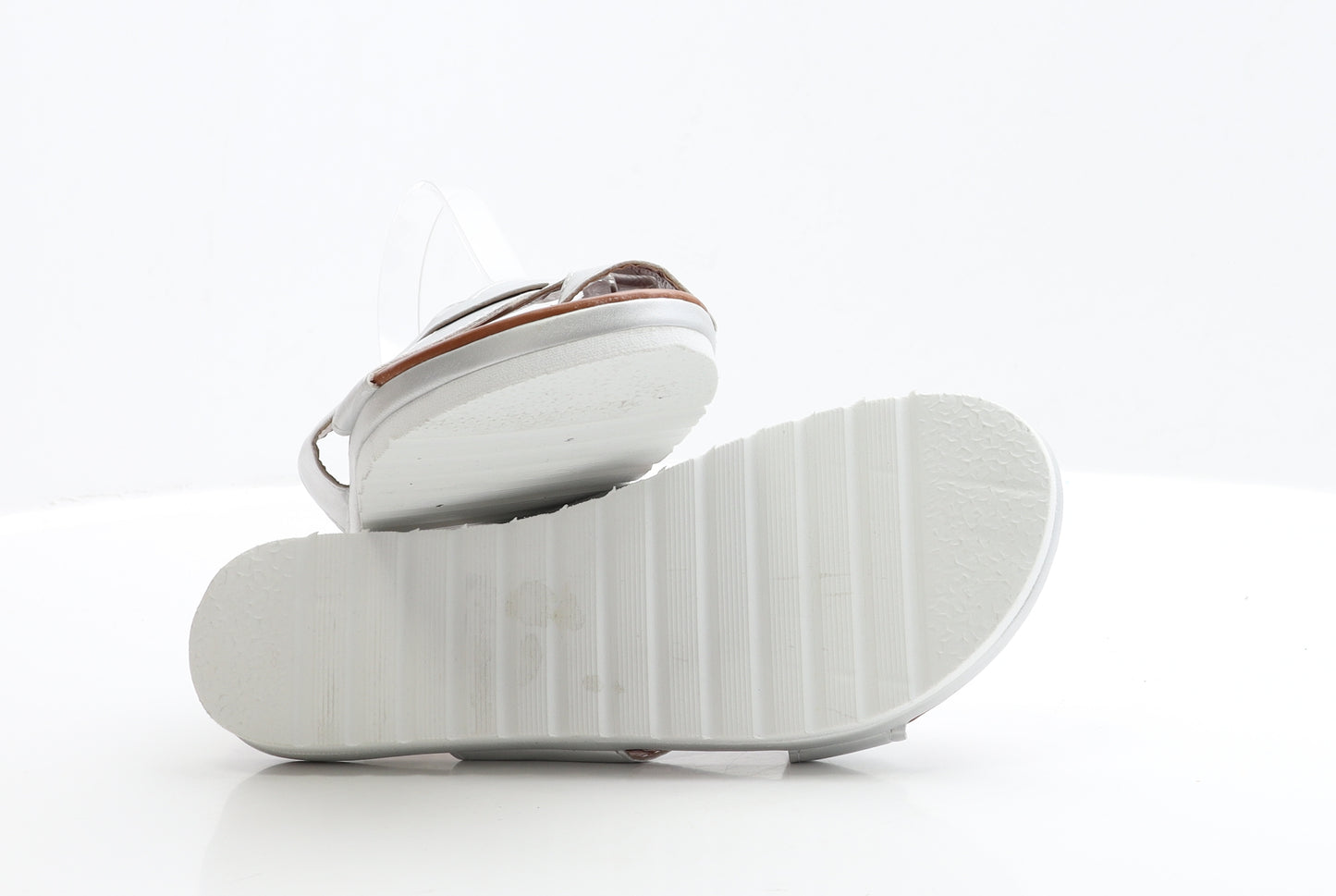 Preworn Womens Silver Polyester Slip On Flat UK 8 EUR 41