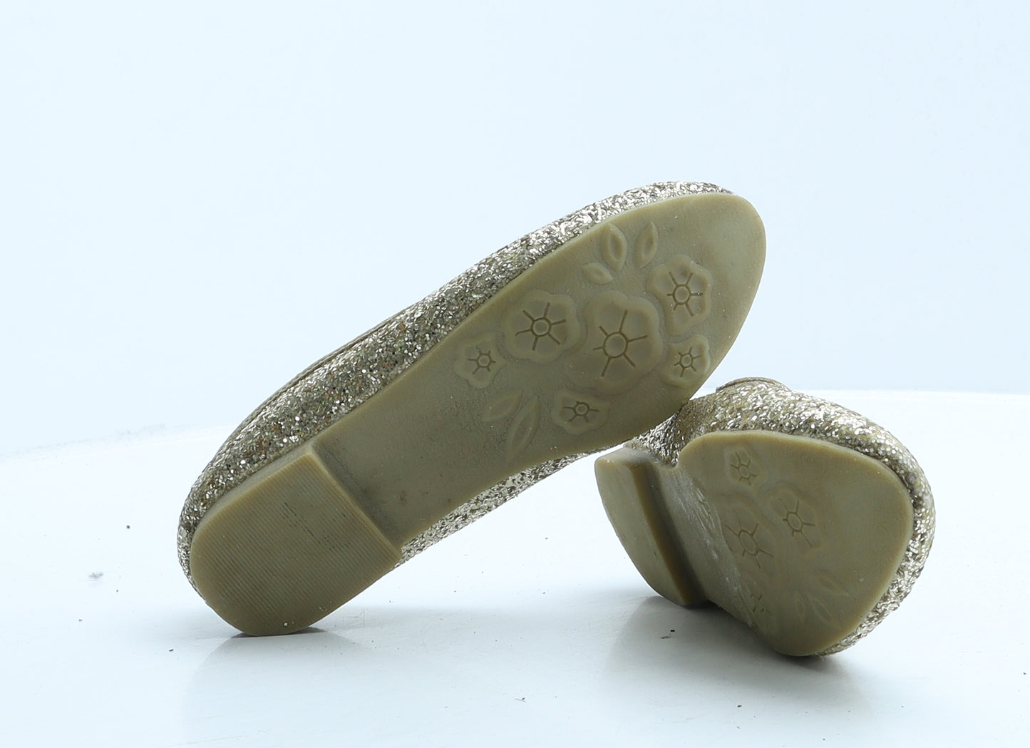 Preworn Girls Gold Polyester Ballet Flat UK 1 34