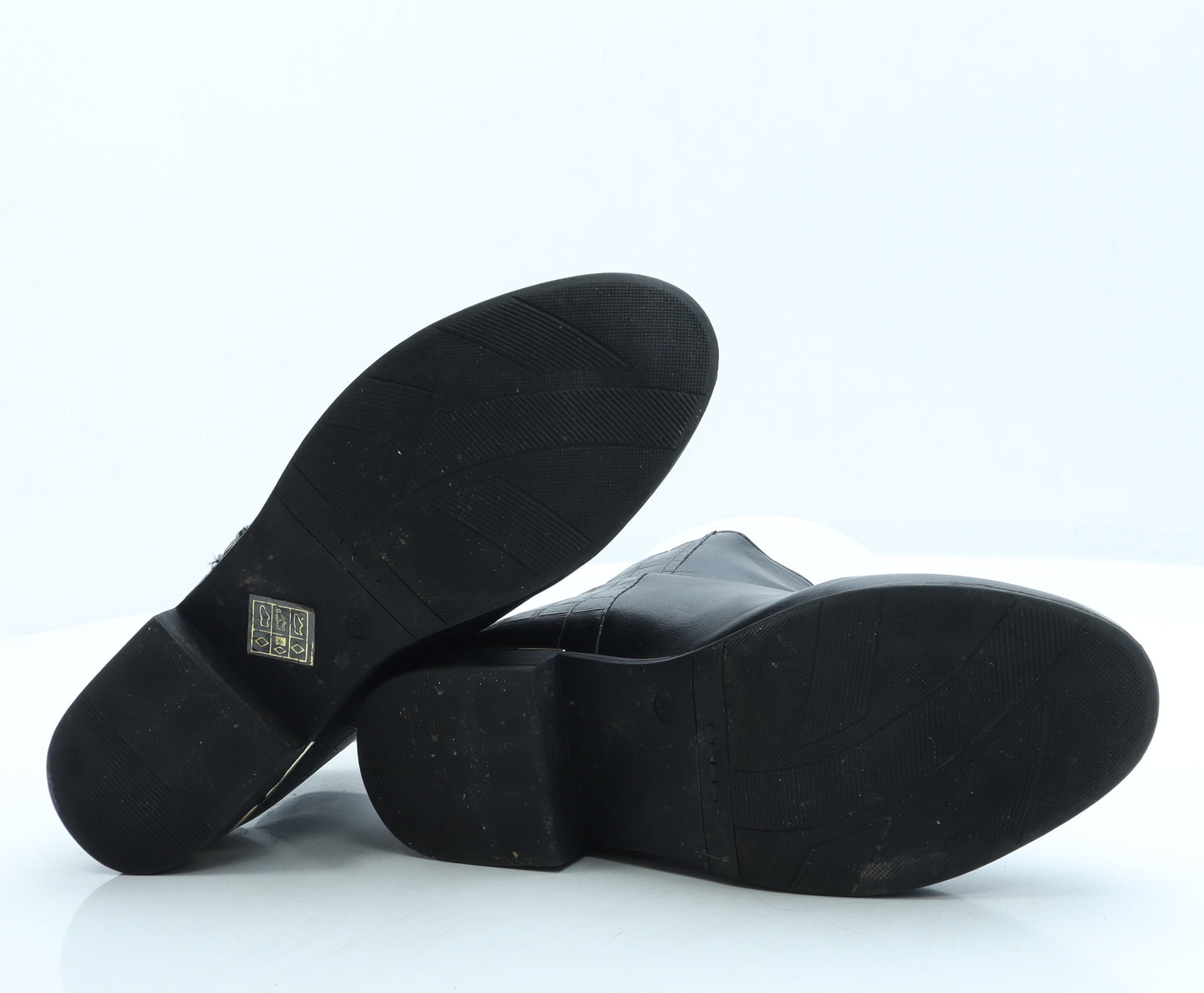 Preworn Womens Black Leather Chelsea Boot UK 8 41