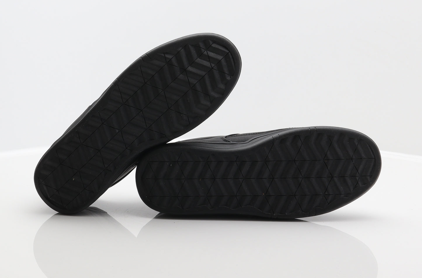 McKenzie Mens Black Synthetic Trainer UK 6