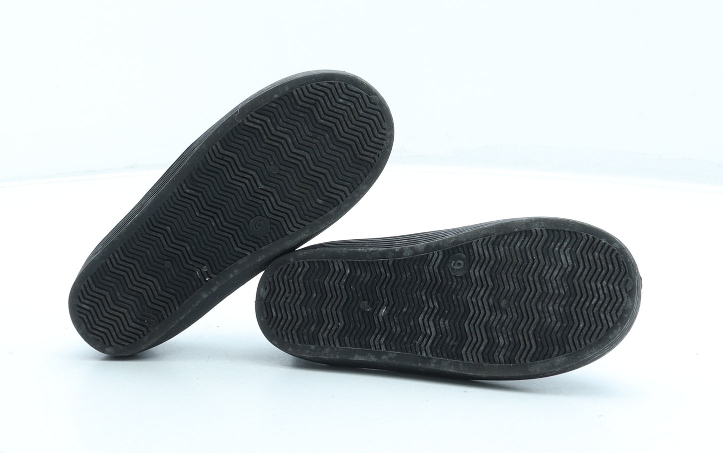 Preworn Boys Black Polyester Trainer UK 9