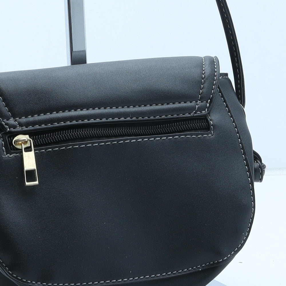 Preworn Womens Black Polyurethane Crossbody Size Small