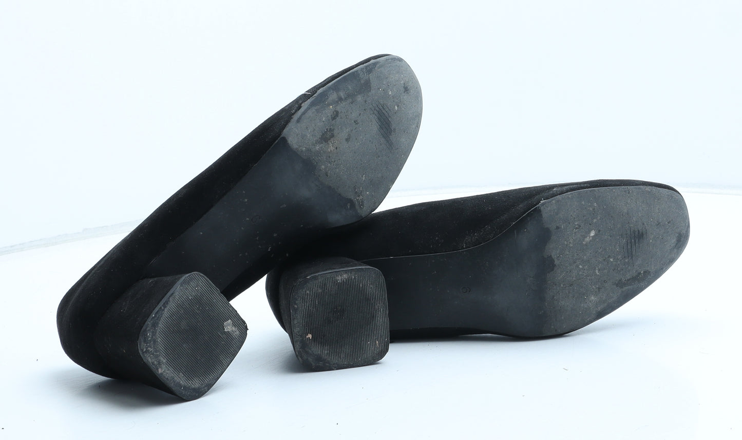 Preworn Womens Black Synthetic Court Heel UK