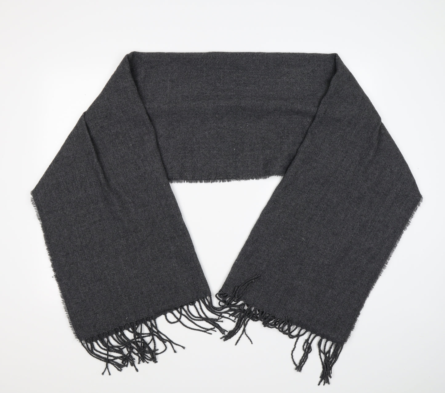 Preworn Womens Grey Knit Scarf