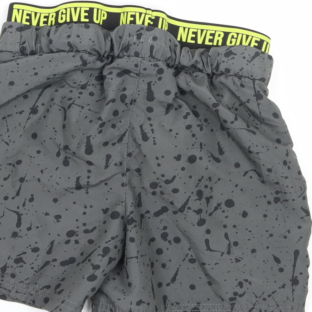 Nutmeg Boys Grey Geometric Sweat Shorts Size 9-10 Years - Never Give up