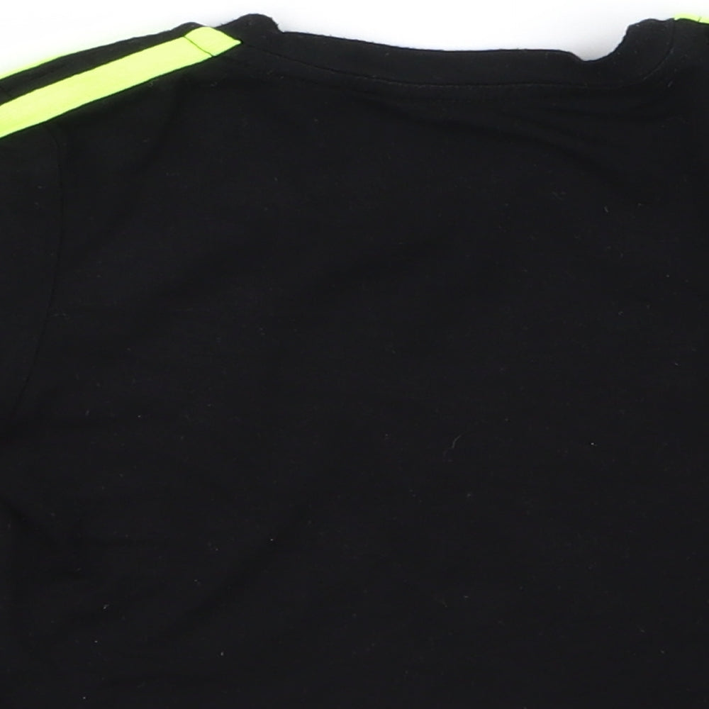 she in Girls Black Cropped T-Shirt Size 7 Years