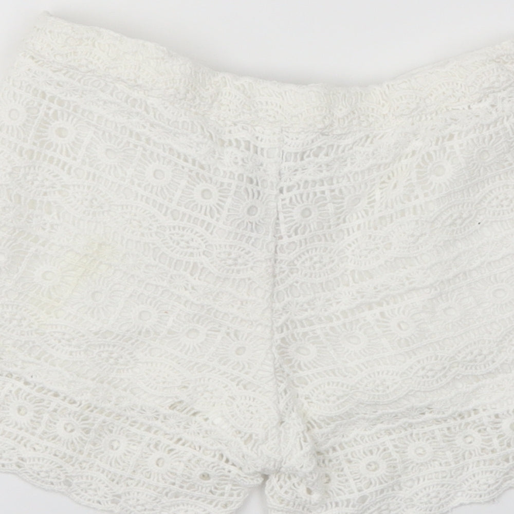 M&S Girls White Compression Shorts Size 5-6 Years