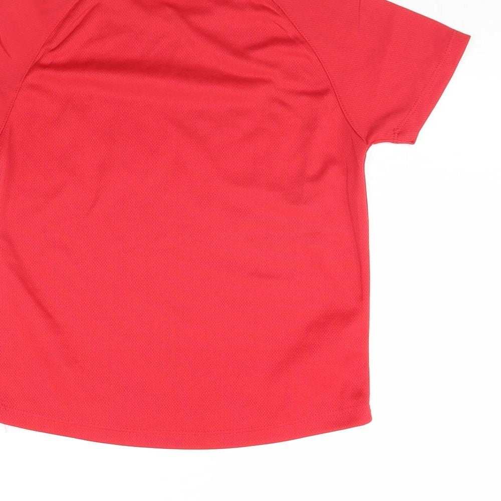 Preworn Boys Red Basic T-Shirt Size 6 Years - martial arts