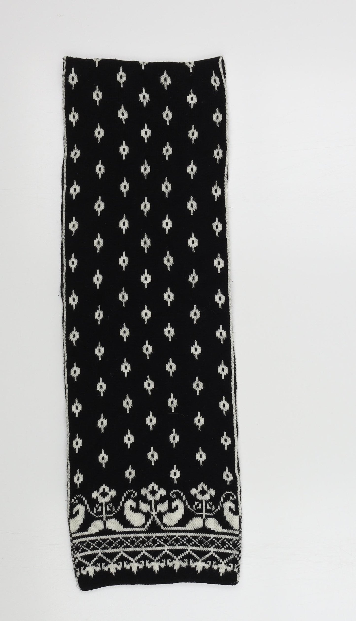 Preworn Womens Black Geometric Scarf