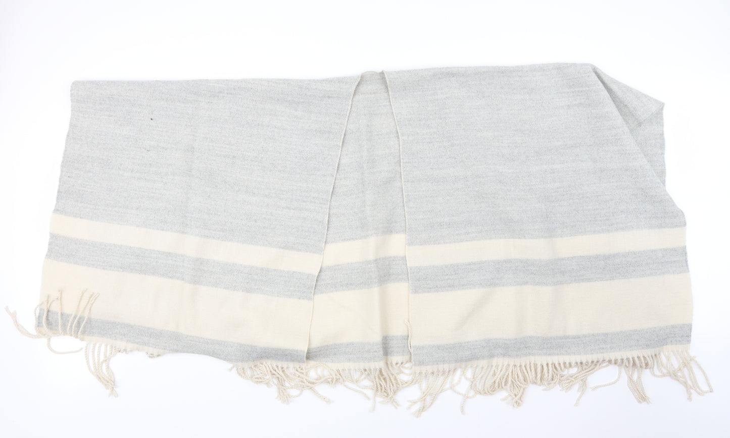 Preworn Womens Grey Knit Shawl/Wrap