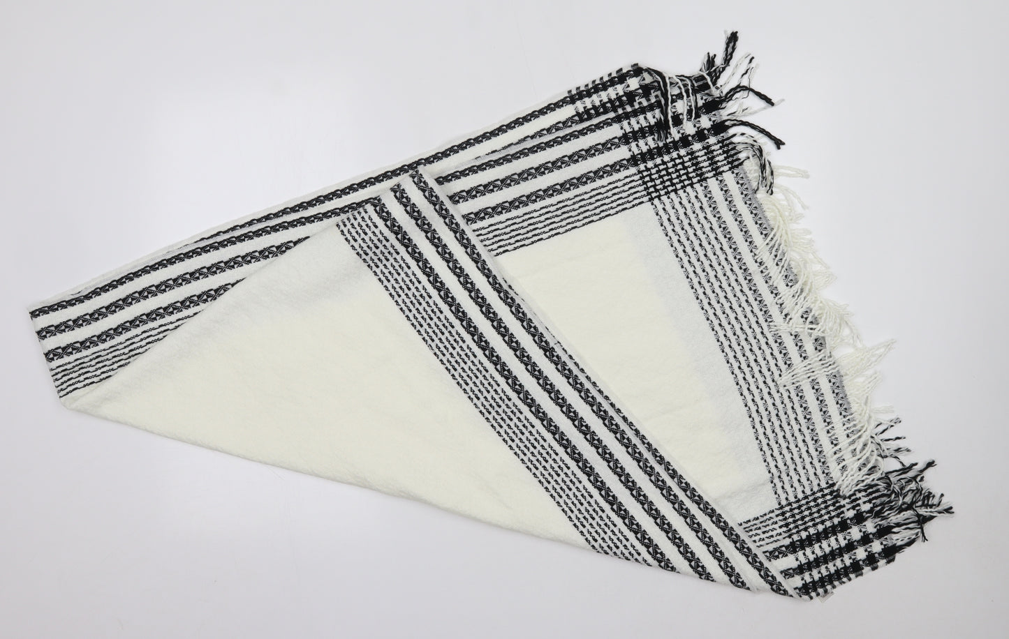 M&S Womens White Acrylic Scarf