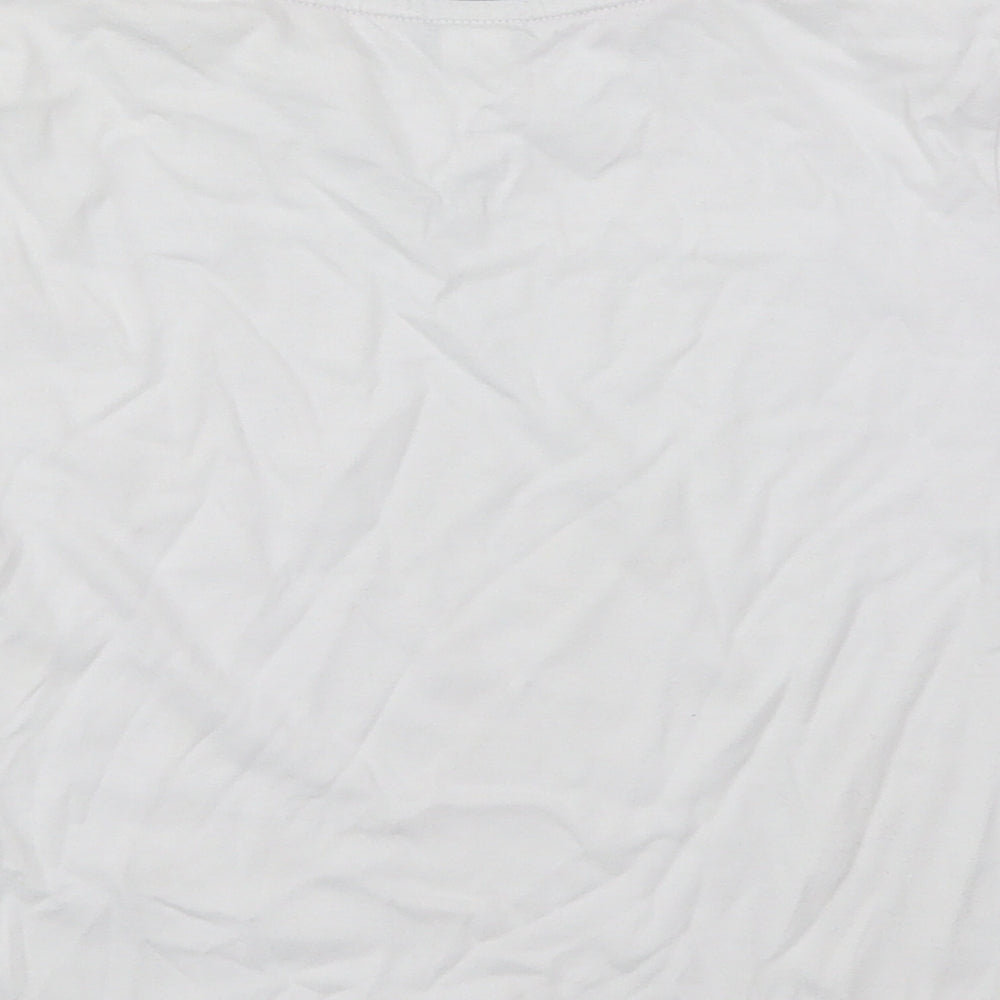 Umbro Boys White Polyester Basic T-Shirt Size 5-6 Years V-Neck Pullover