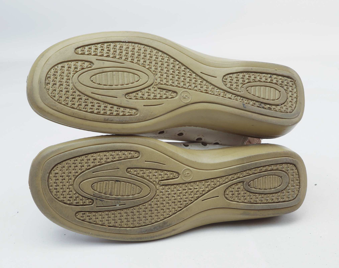 Cotton Traders Womens UK Size 5 White Butterfly Sandals