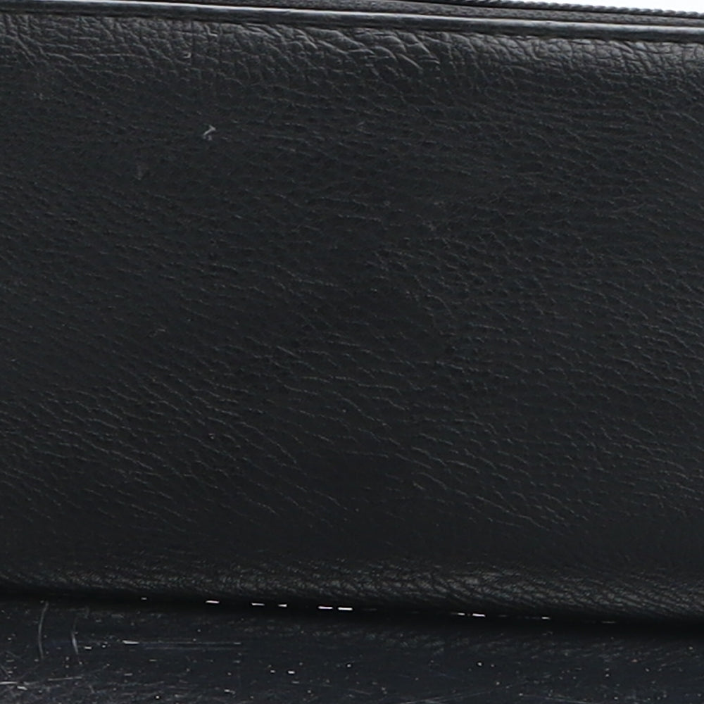 Preworn Womens Green Polyurethane Bow Tie Wallet Size M