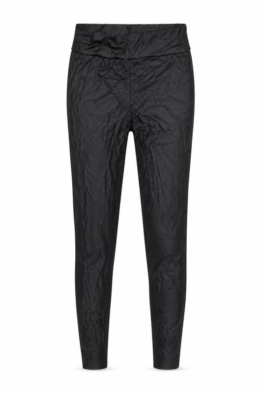 Front view of PRETTYLITTLETHING women’s black capri leggings, size UK 12, 28-inch leg