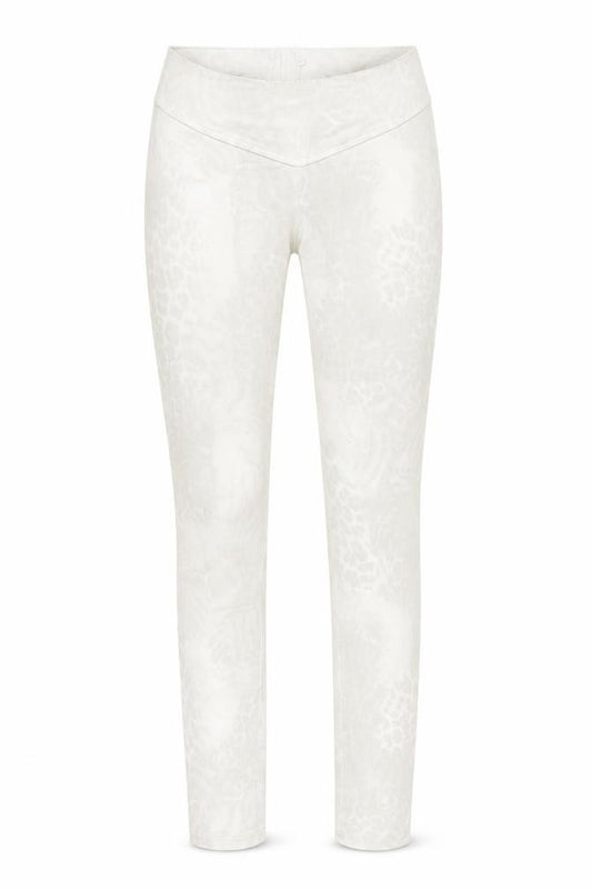 Front view of Vero Moda women’s ivory animal print denim skinny jeans, size S, 32-inch leg