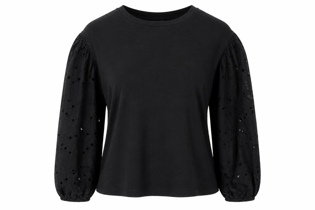 Front view of H&M women’s black jumper, size M