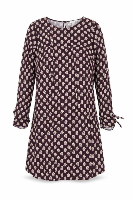 Front view of H&M women’s red floral shirt dress, size 5XL
