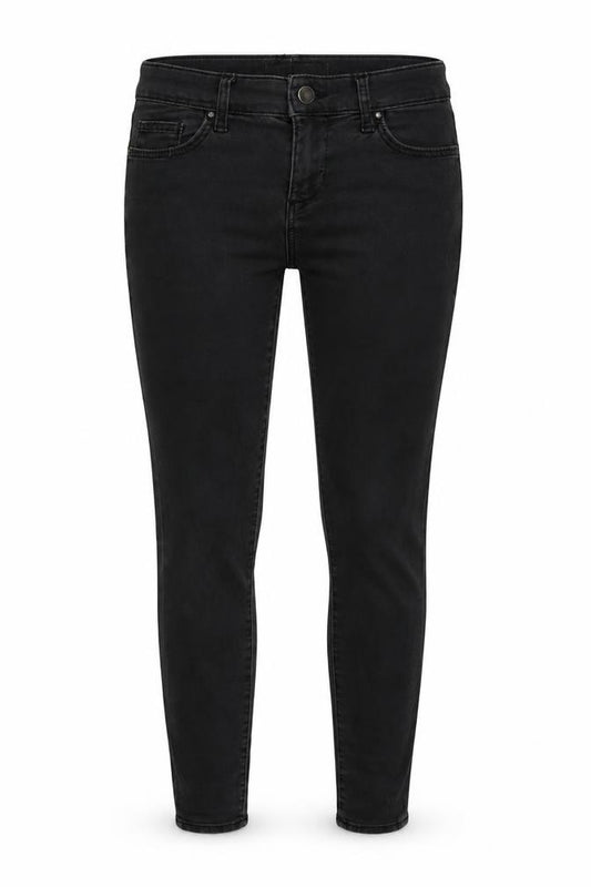 Front view of Topshop women’s black skinny jeans, size UK 26, in, 25-inch leg