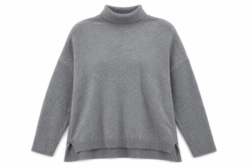Front view of Primark women’s grey pullover sweatshirt, size L
