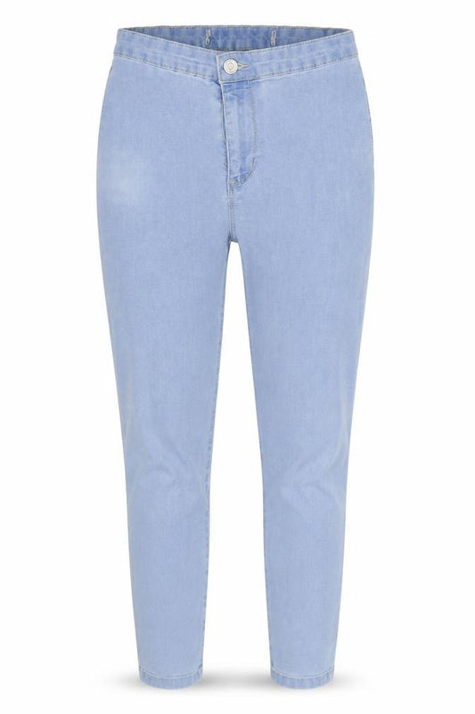 Front view of Denim Co women’s blue denim jegging jeans, size UK 6, 27-inch leg