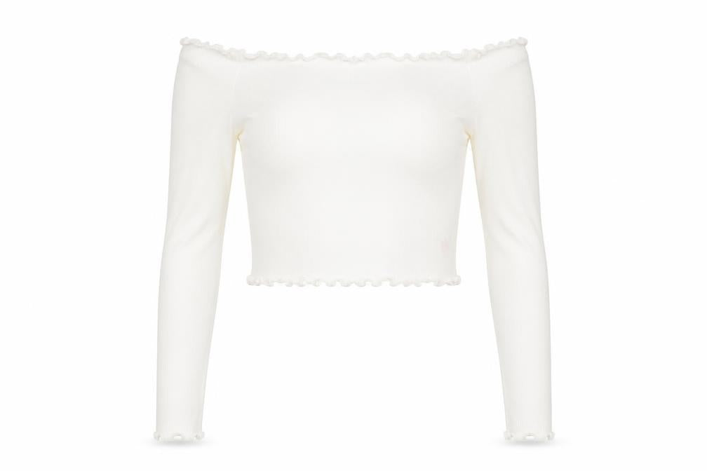 Front view of PRETTYLITTLETHING women’s white knit cropped t-shirt, size UK 6