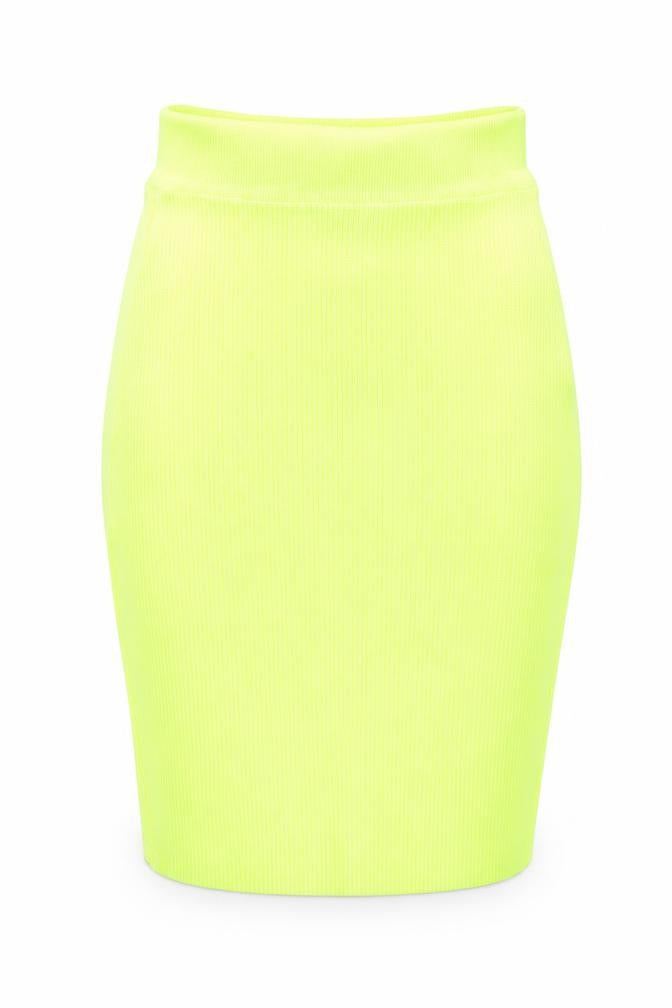Front view of PRETTYLITTLETHING women’s yellow mini skirt, size UK 8
