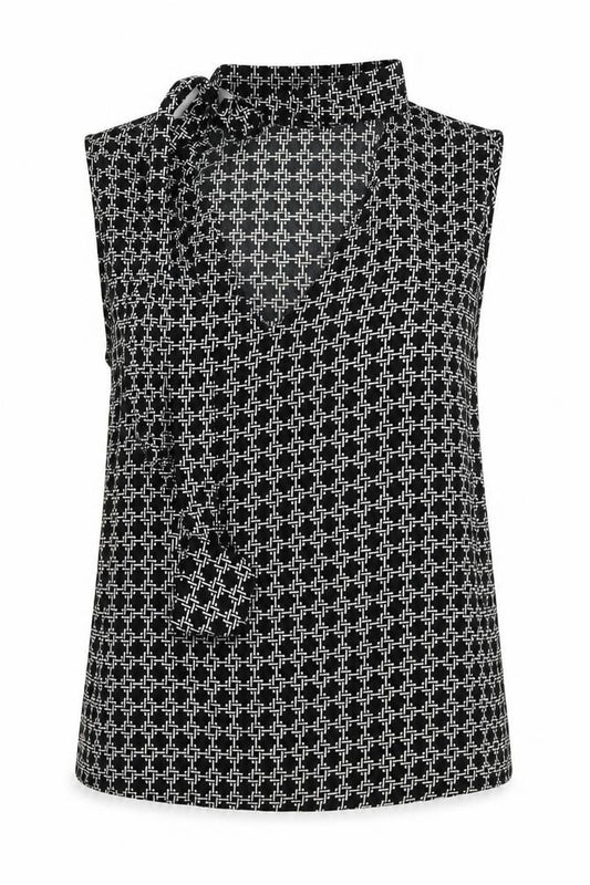 Front view of Boohoo women’s black geometric basic t-shirt, size UK 10