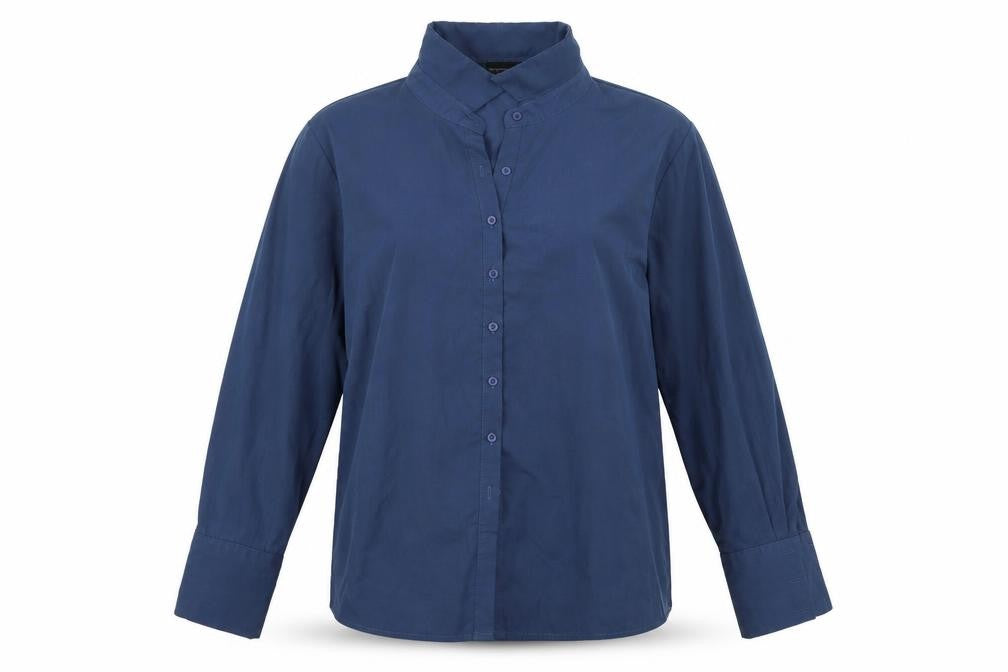 Front view of PRETTYLITTLETHING women’s blue basic button-up one size