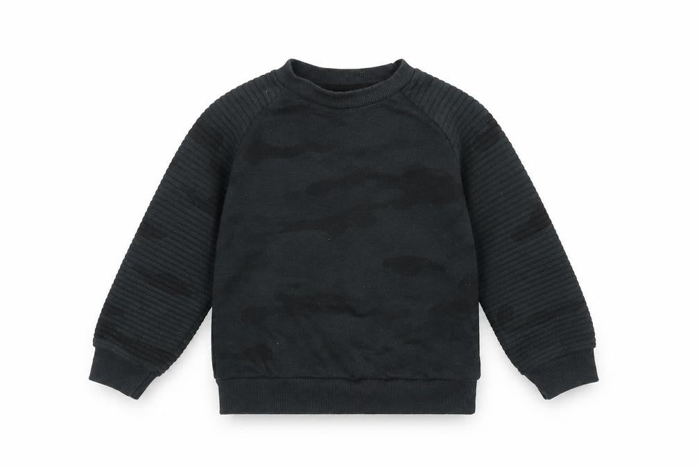 Front view of Primark boys’ green camouflage jumper, size 5-6, years