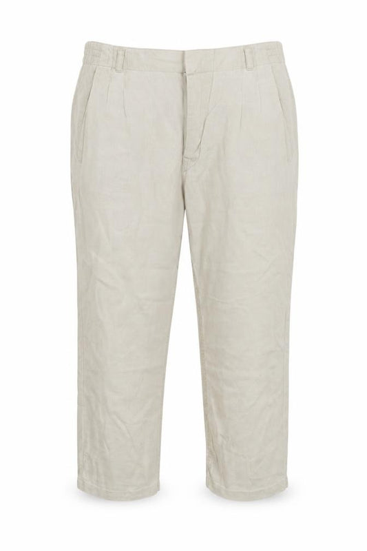Front view of Drykorn women’s white denim cropped jeans, size UK 32, 21-inch leg