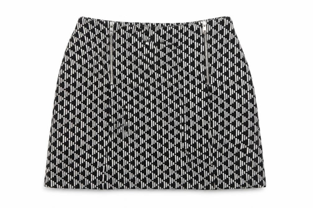 Front view of New Look women’s black a-line skirt, size UK 8
