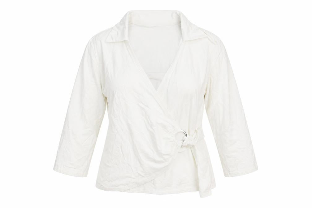 Front view of New Look women’s white jumper, size UK 14