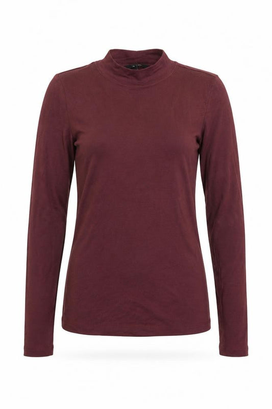 Front view of Vero Moda women’s purple basic t-shirt, size M