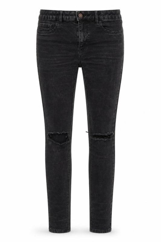 Front view of New Look women’s denim mom jeans, size UK 10, 31-inch leg