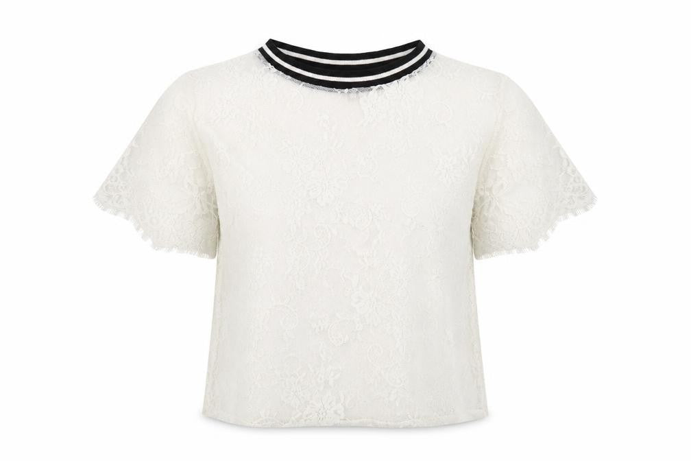 Front view of Divided women’s white floral basic t-shirt, size XS