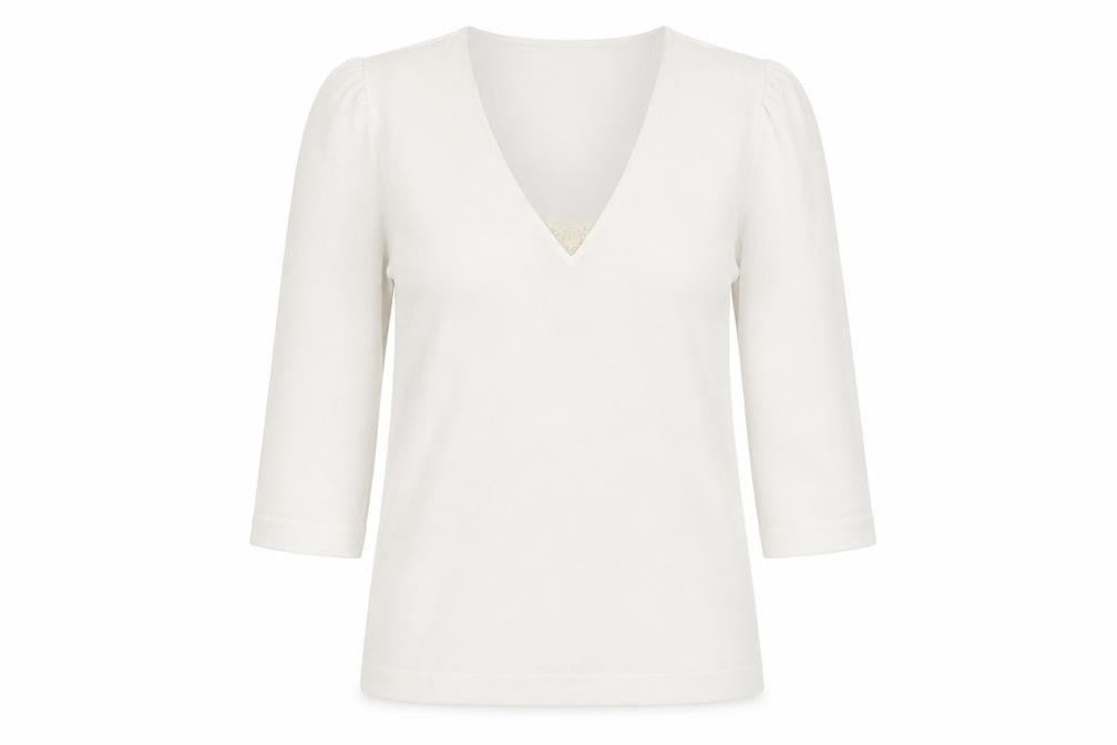 Front view of H&M women’s white jumper, size M