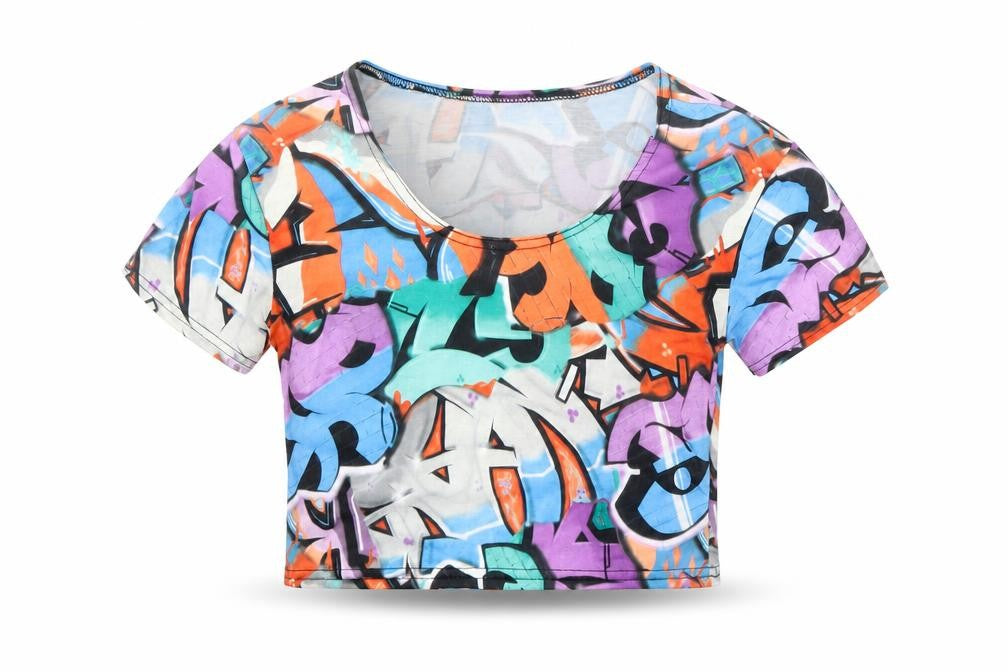 Front view of Signature girls’ multicoloured basic t-shirt, size M