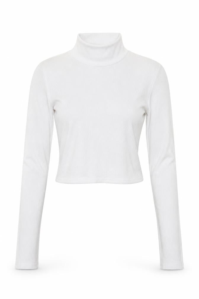 Front view of Missguided women’s white basic t-shirt, size UK 8