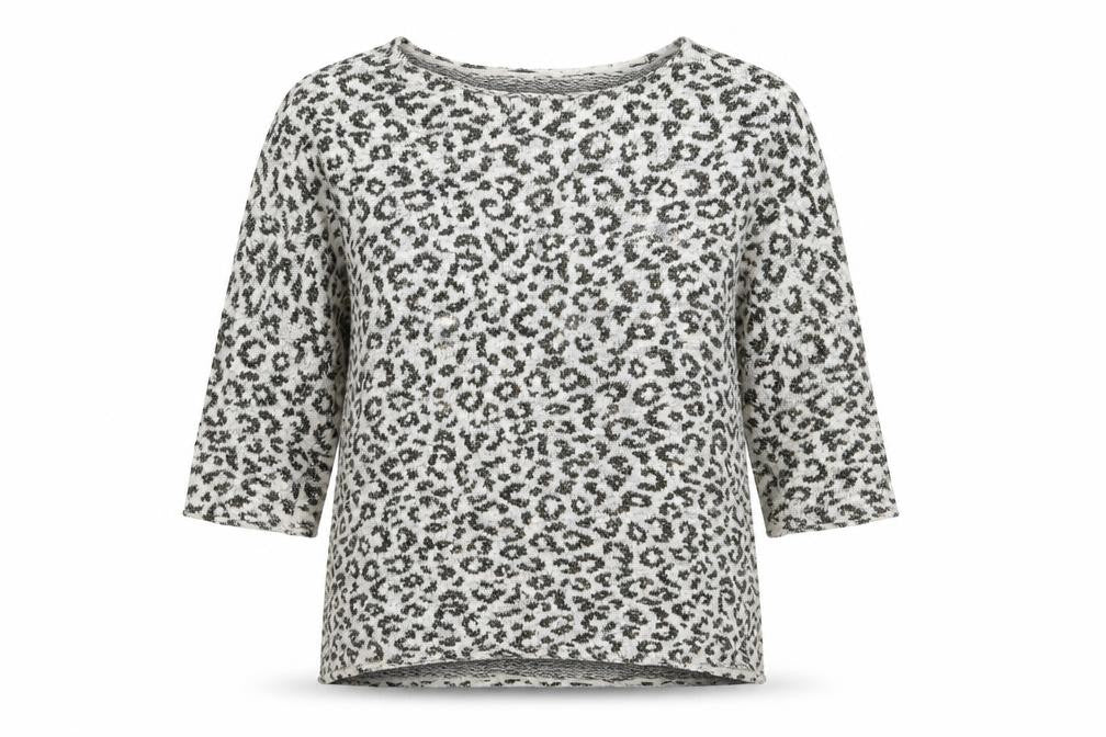 Front view of Divided women’s white animal print basic t-shirt, size XS