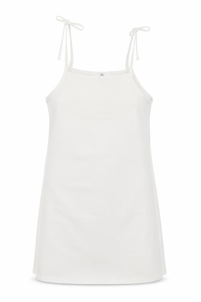 Front view of Missguided women’s white a-line, size UK 12