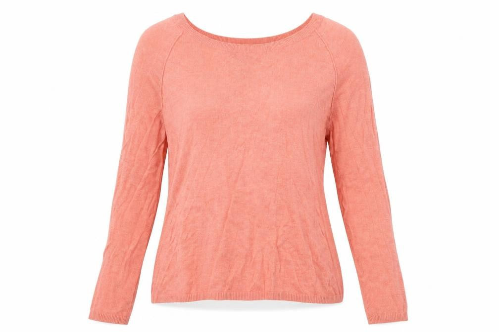 Front view of Gap women’s pink basic t-shirt, size S